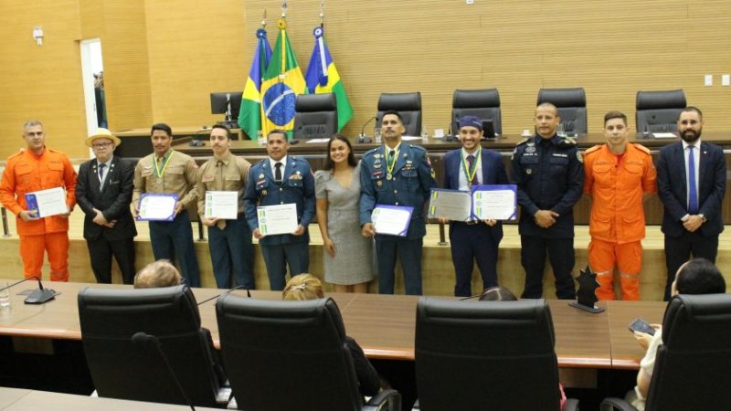 Assembleia homenageia setores da Pesca Esportiva e Apicultura de Rondônia