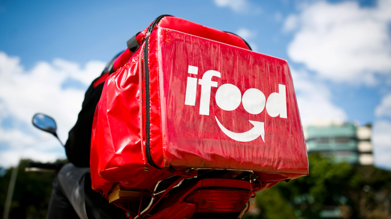Anvisa autoriza entrega de remédios por iFood e outros apps