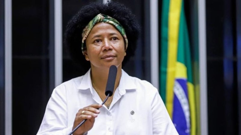 Sílvia Cristina celebra abertura de licitação para as obras de pavimentação da BR-319